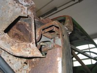 IMG_0078 Die Türscharnieraufnahmen sind Richtung Radhaus komplett durch.
