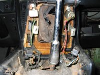 IMG_9655 Mittelkonsole zwecks entfernen des Teppichs und Dröhnschutz demotiert.