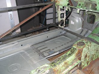 Wiederaufbau linke Bodengruppe