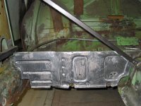 IMG_0854 Hinteres Versteifungsblech repariert und mit Phosphorsäure behandelt.